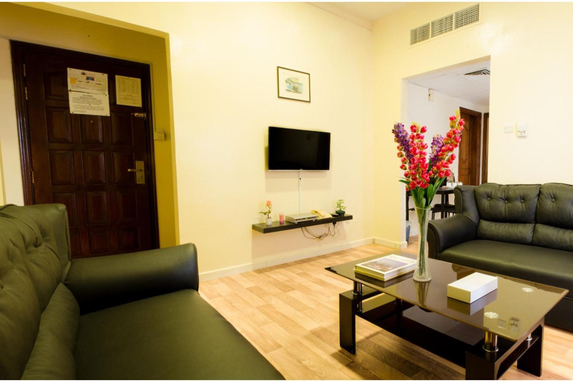 Al Ferdous Hotel Apartment Sharjah Exterior photo