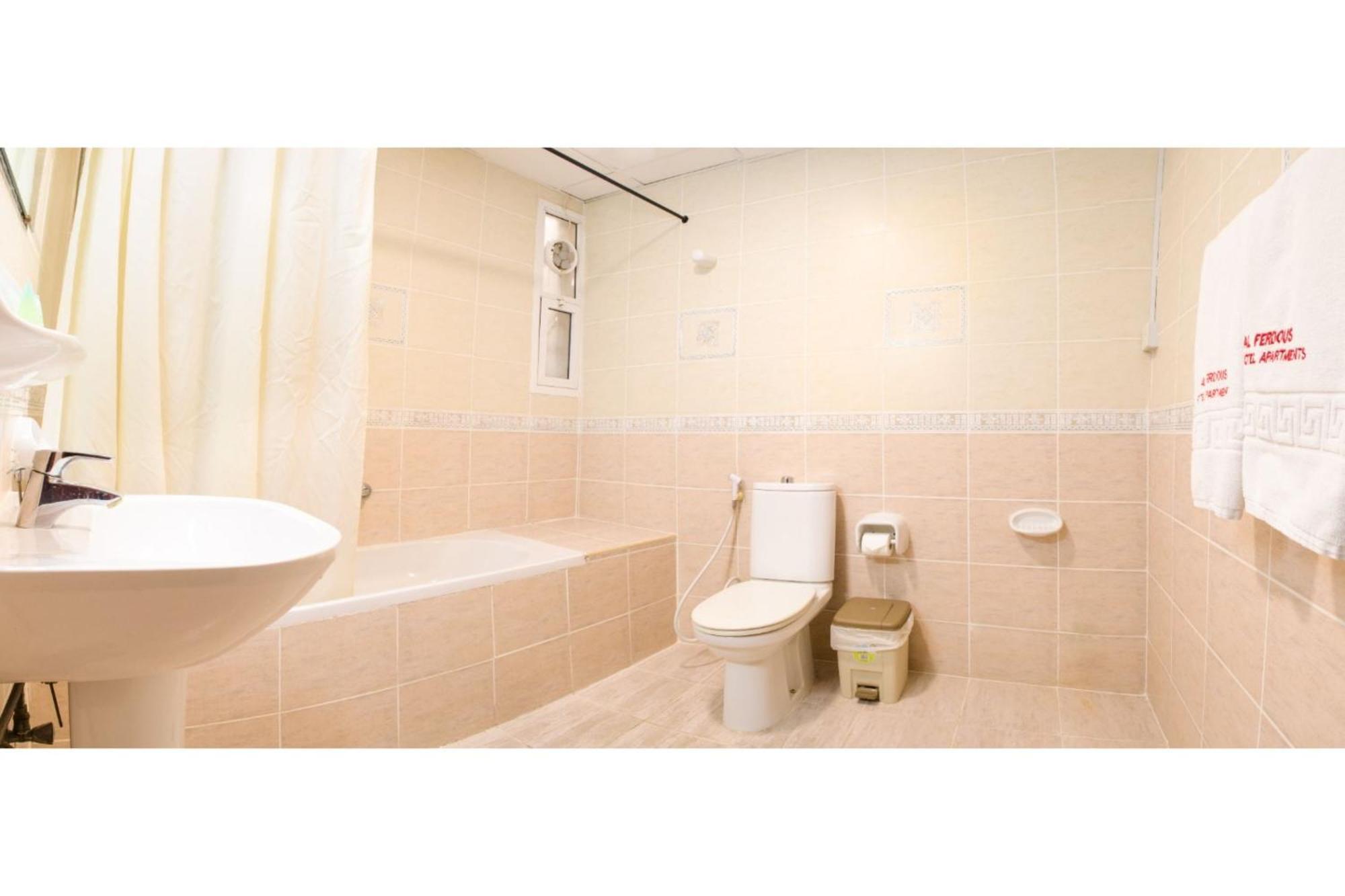 Al Ferdous Hotel Apartment Sharjah Exterior photo