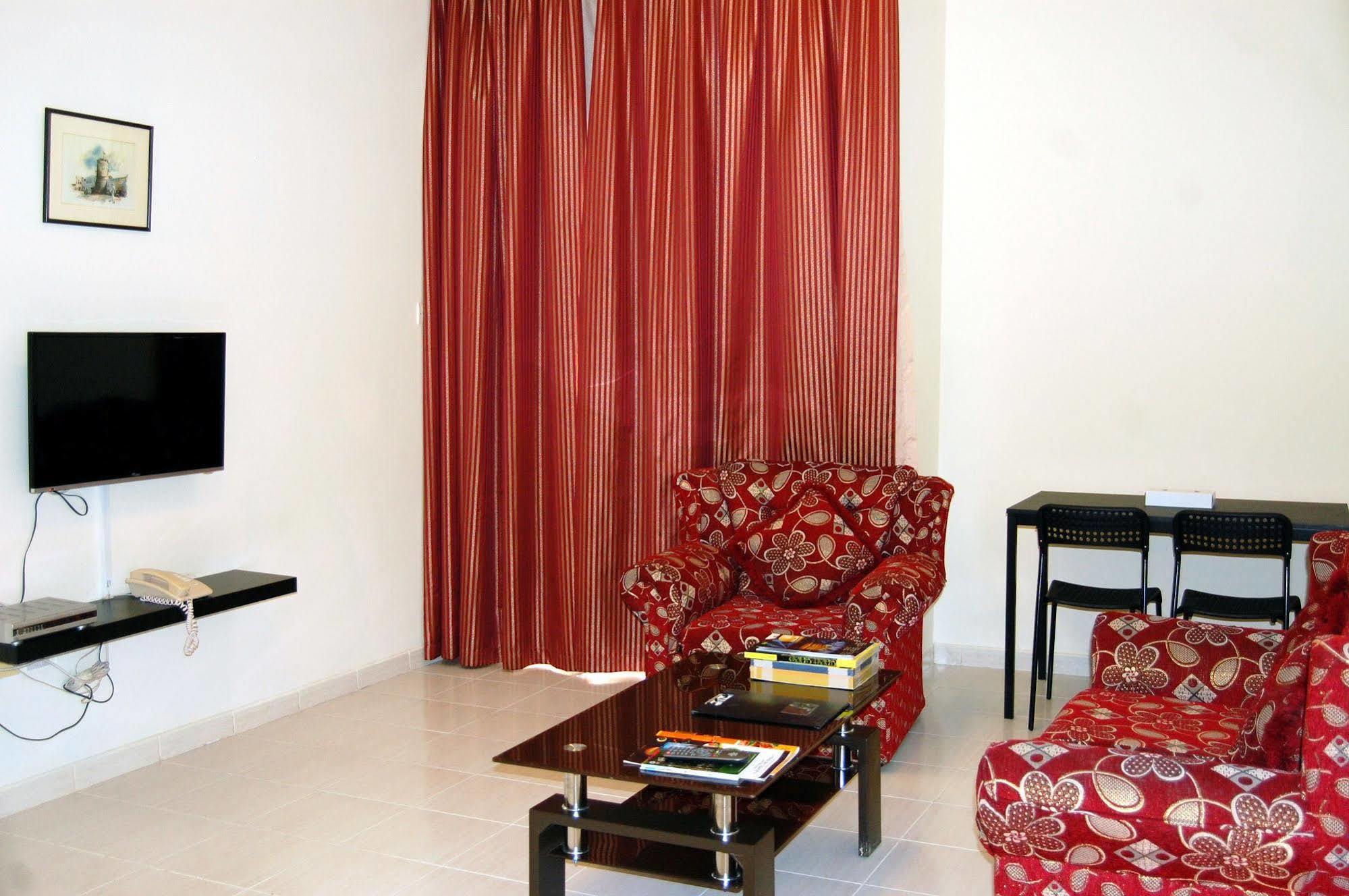 Al Ferdous Hotel Apartment Sharjah Exterior photo