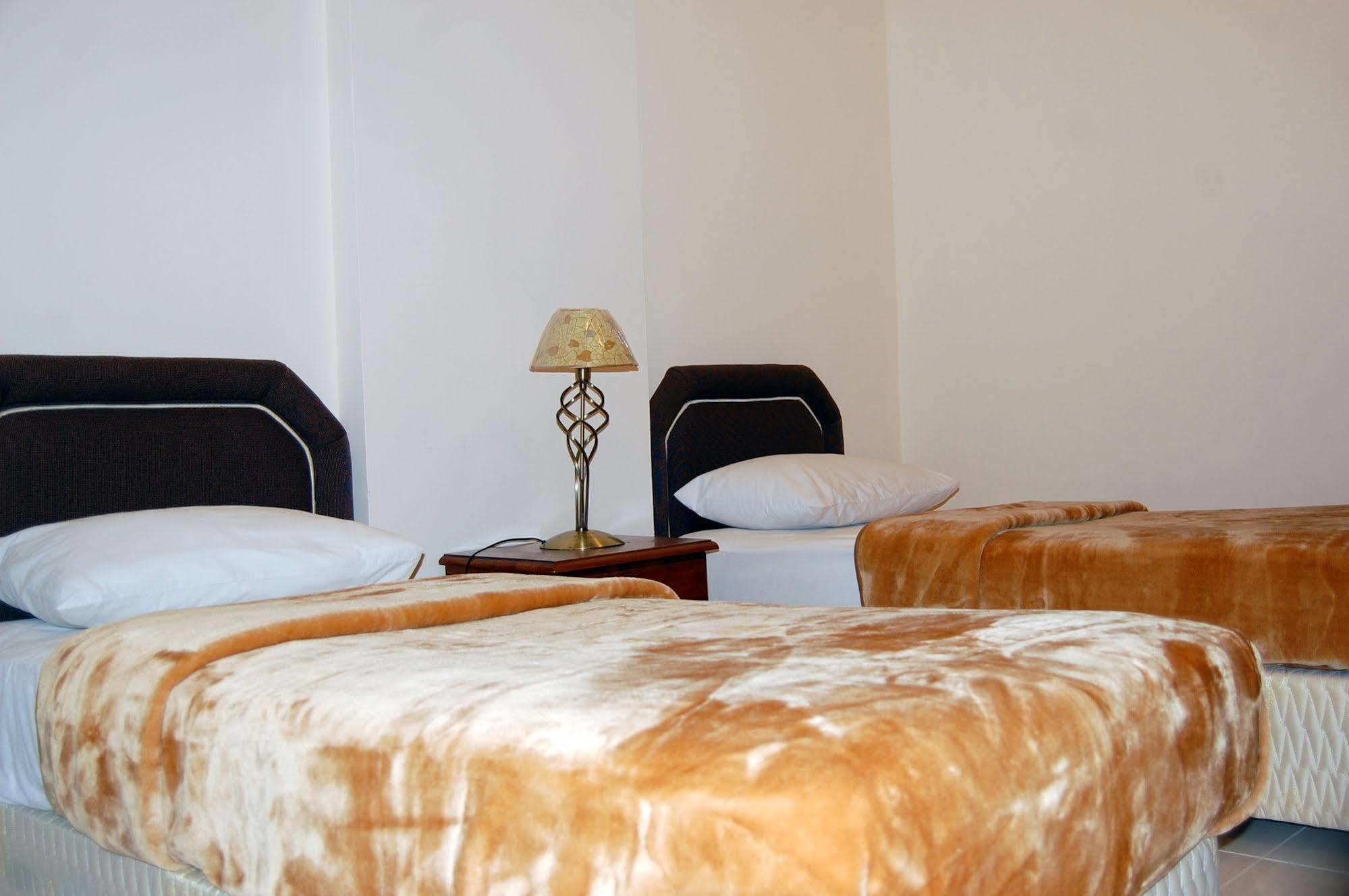 Al Ferdous Hotel Apartment Sharjah Exterior photo